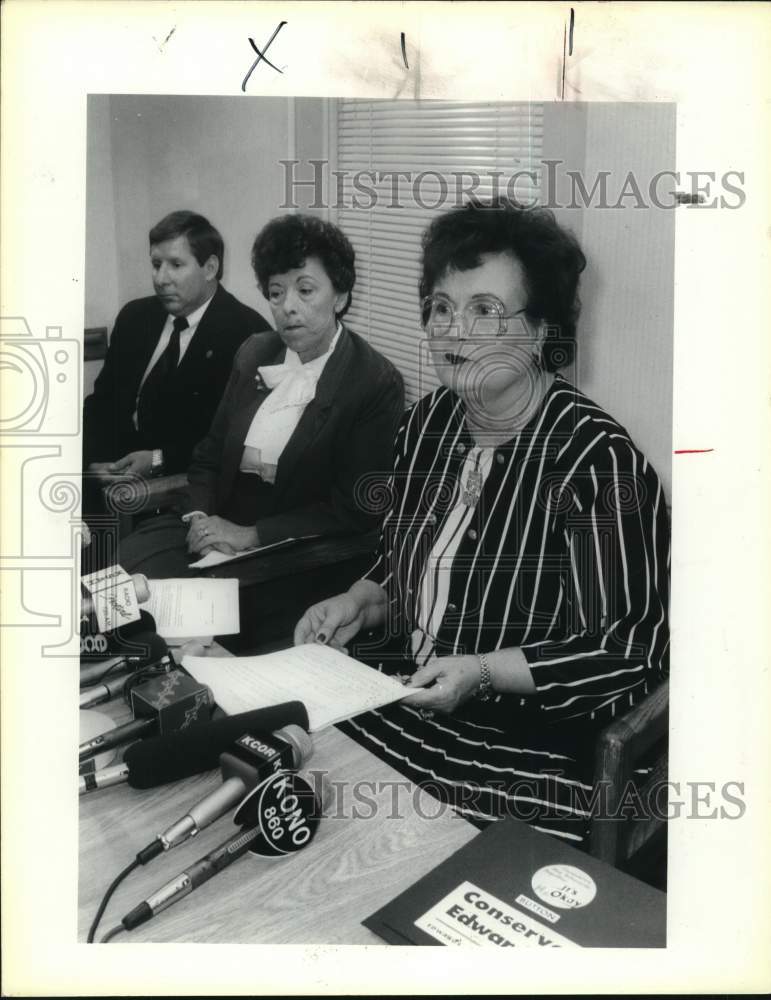 1989 Mayor Lila Cockrell at press conference for Water Conservation-Historic Images