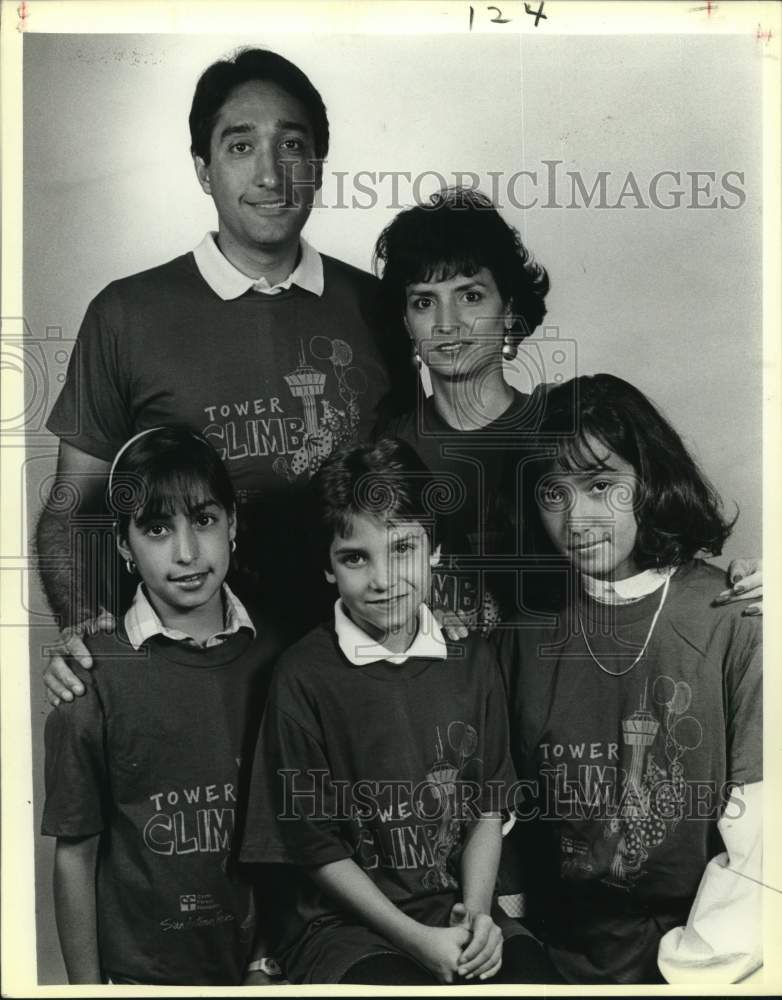 1986 Mayor Henry Cisneros family &amp; in center Tabitha Keller-Historic Images