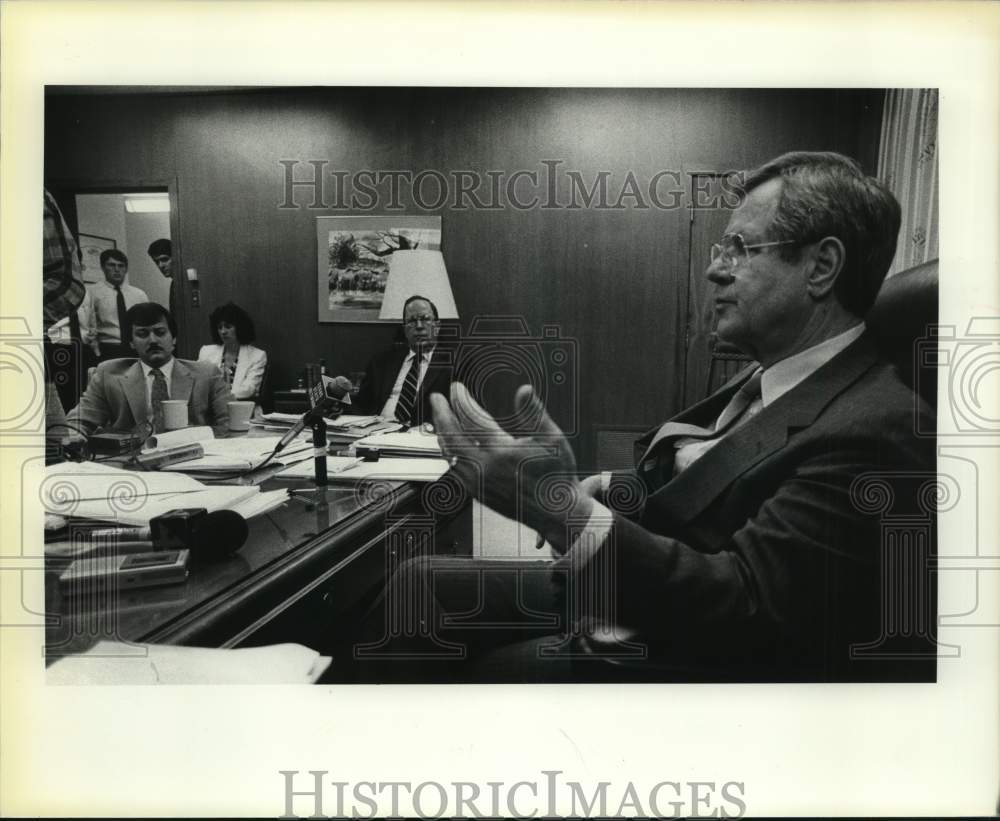 1986 John Hill meets with David Patronella and Smith Gilley, Texas-Historic Images