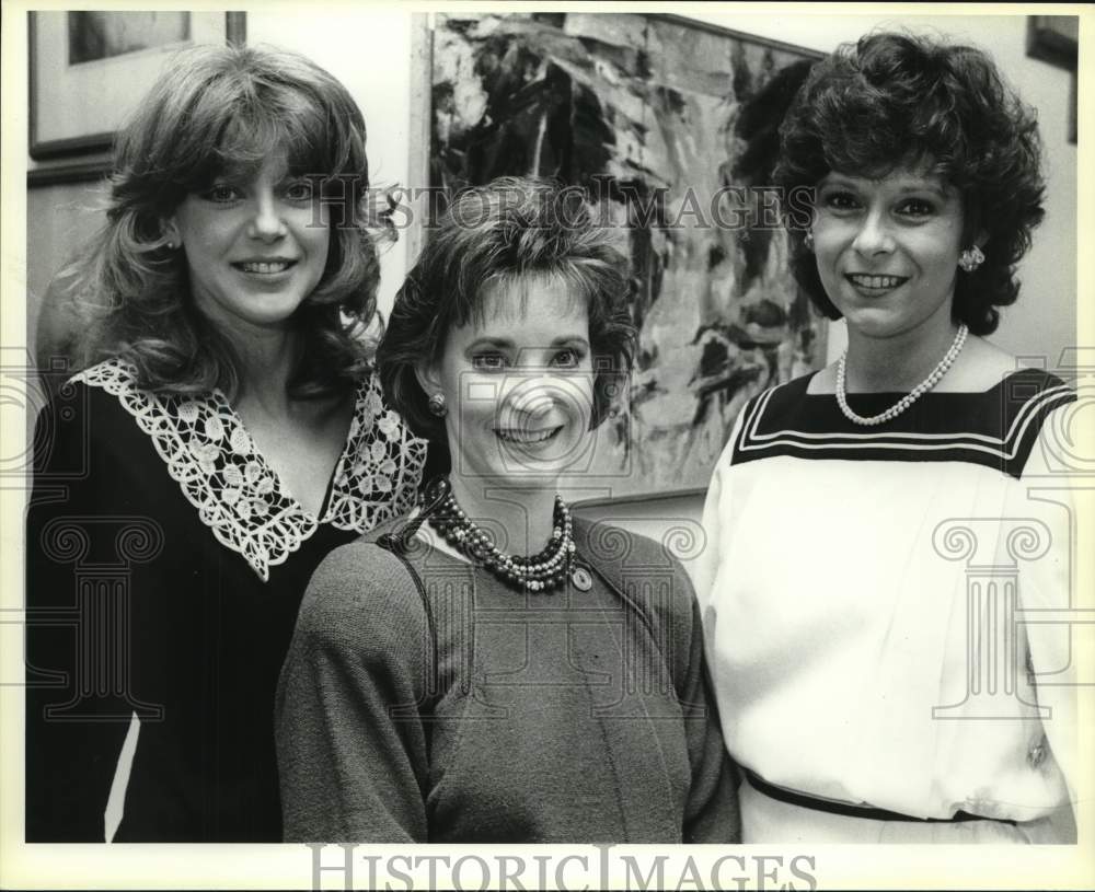 1987 Paul Manger with Jan Hill and Susie Banta, Texas-Historic Images