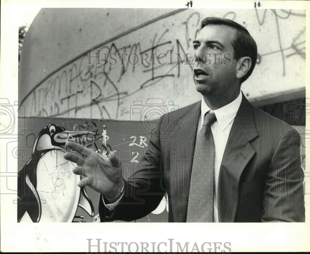 1991 Steve Hilbig, Bexar District Attorney, announces youth meeting-Historic Images