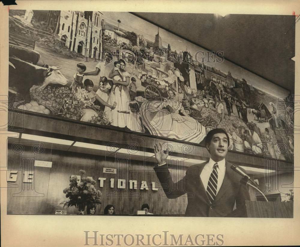 1982 Mayor Henry Cisneros, Mural Dedication, Exchange National Bank-Historic Images
