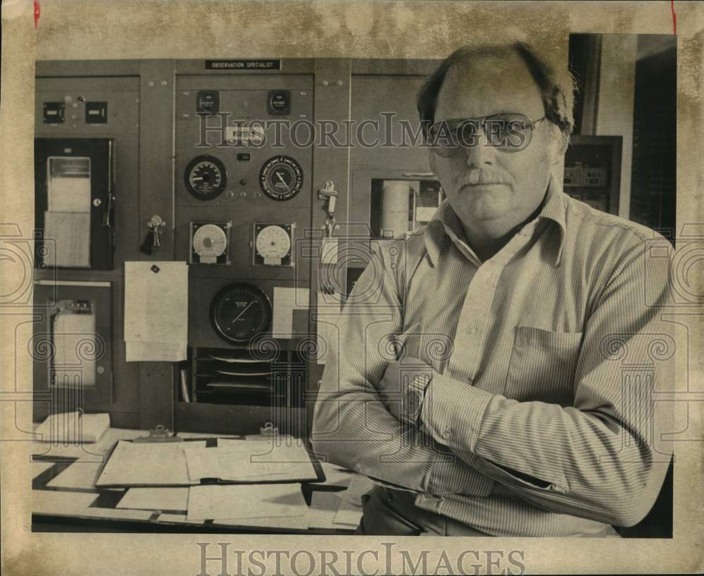 1982 Roger Hoekstra, National Weather Service, Meteorology Lab-Historic Images