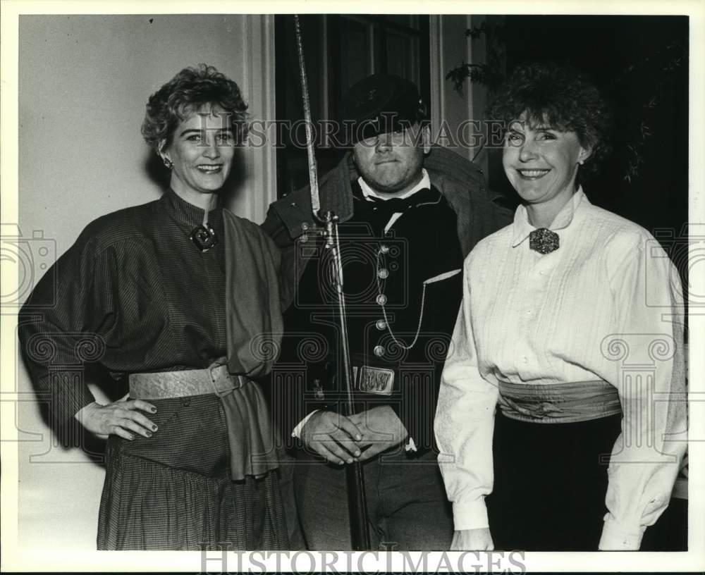 1988 Kay Kline, John Purdy, Carol Hodge, King William Home Tour-Historic Images