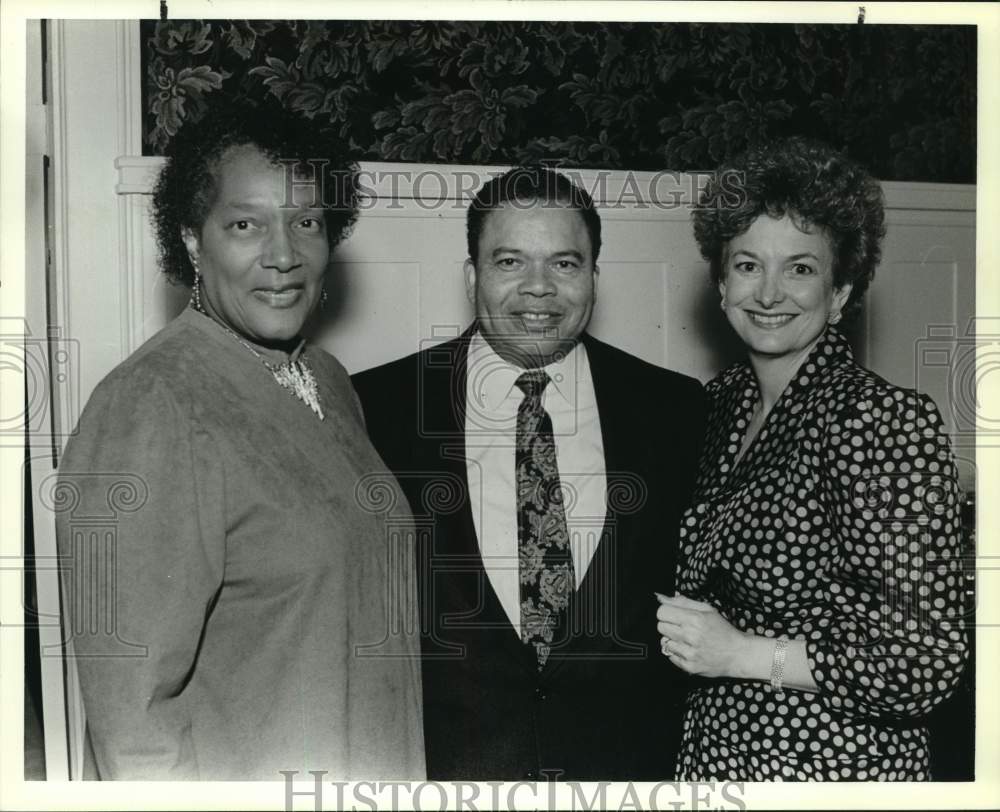 1989 Press Photo Marie Pittman, Dr Robert Hilliard &amp; Kay Sharp at reception - Historic Images