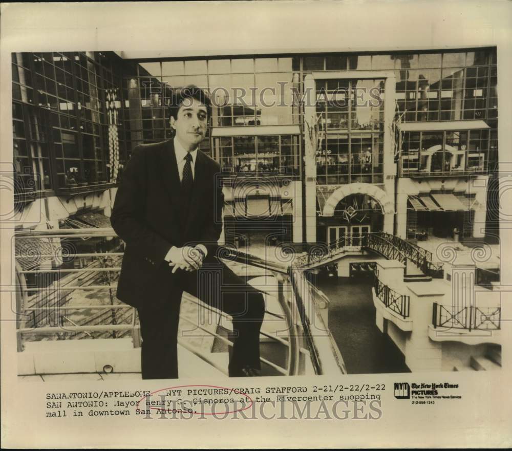 Mayor Henry G. Cisneros at the Rivercenter Shopping Mall, Texas-Historic Images