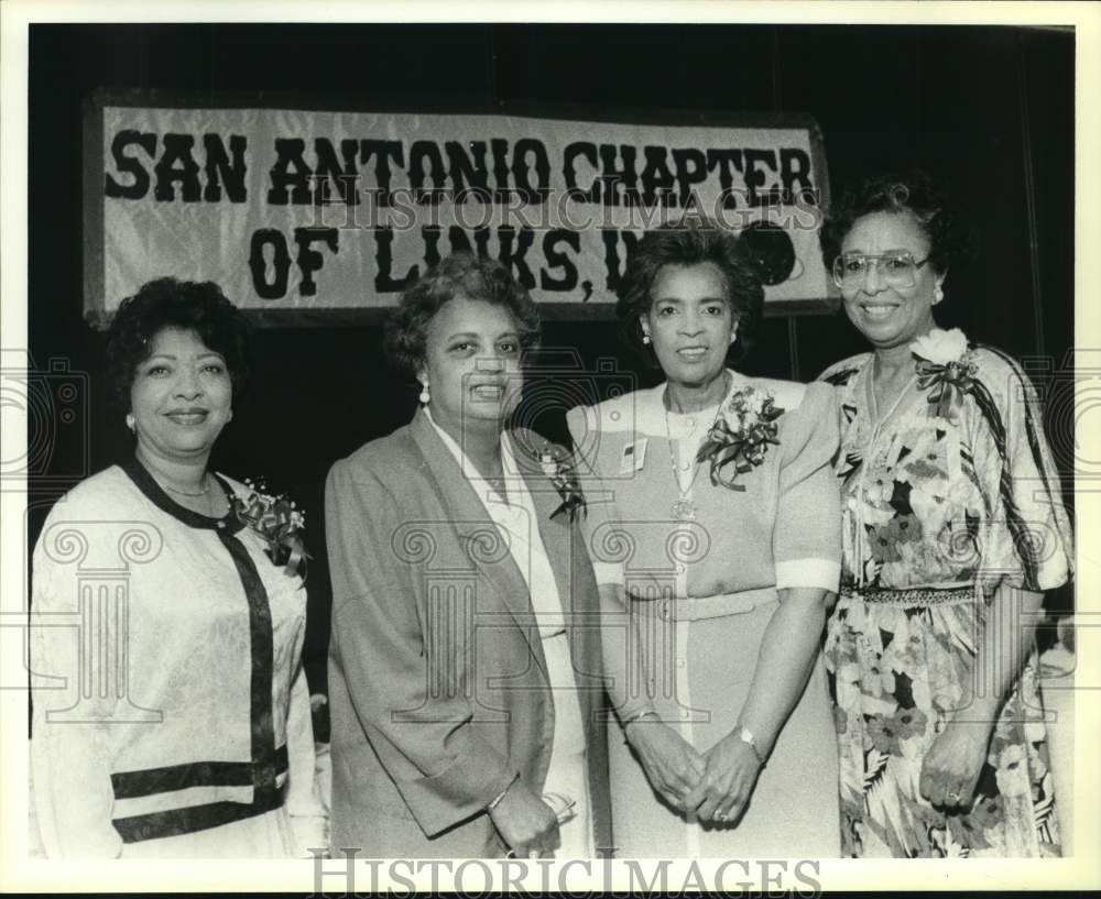 1990 San Antonio Chapter of Links, Inc. luncheon benefit, Texas-Historic Images