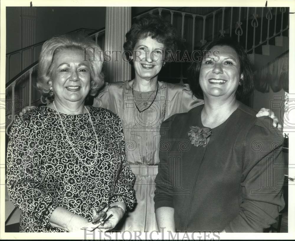 1990 Volunteers for Hospitals auxiliary styles show and luncheon-Historic Images