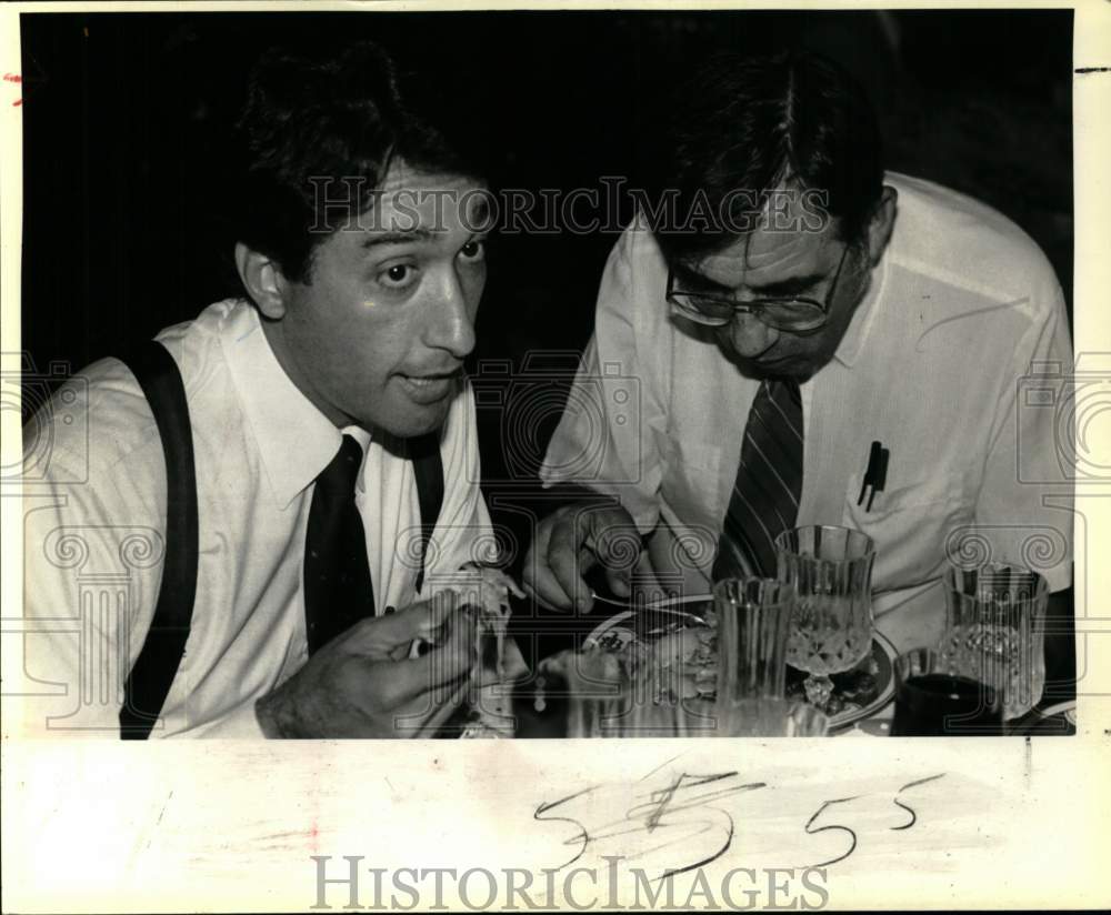 1986 Mayor Henry Cisneros with Manuel Berriozabal at dinner party-Historic Images