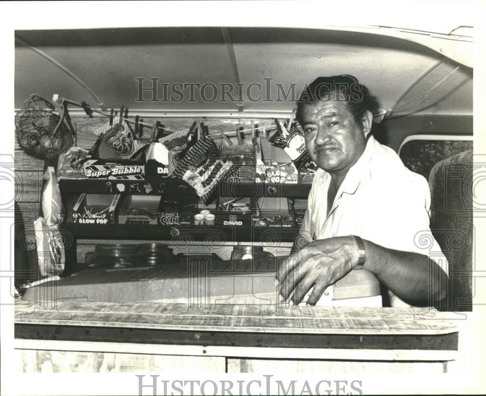 1993 Emilio Hernandez, raspa vendor, robbed in Victoria Courts-Historic Images