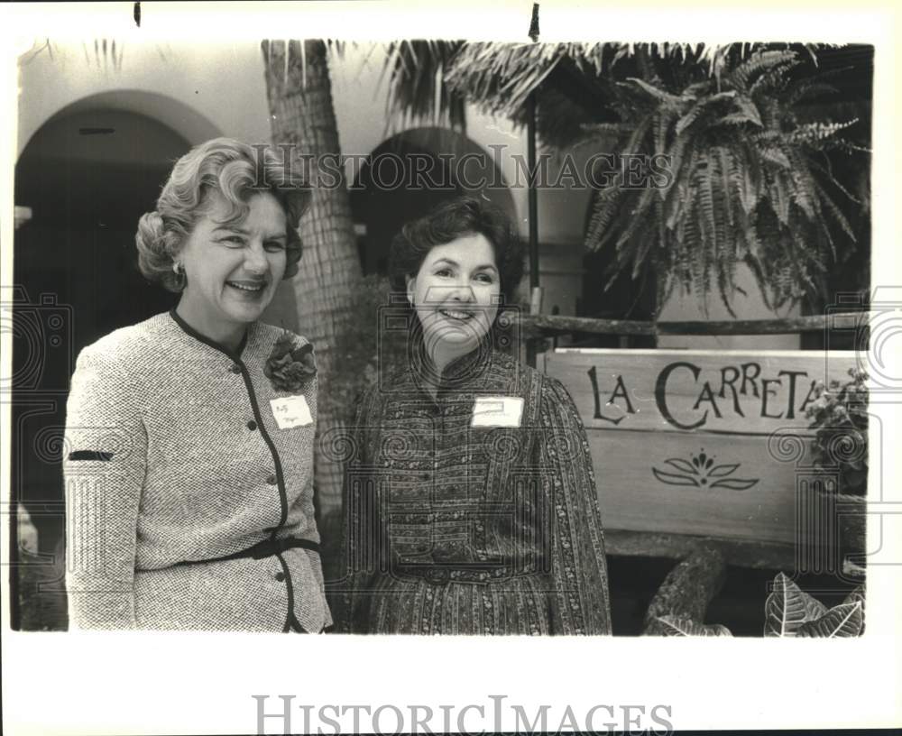 1983 Press Photo Betty Meyer, Katherine LeFlore at Wellesley Club Luncheon- Historic Images