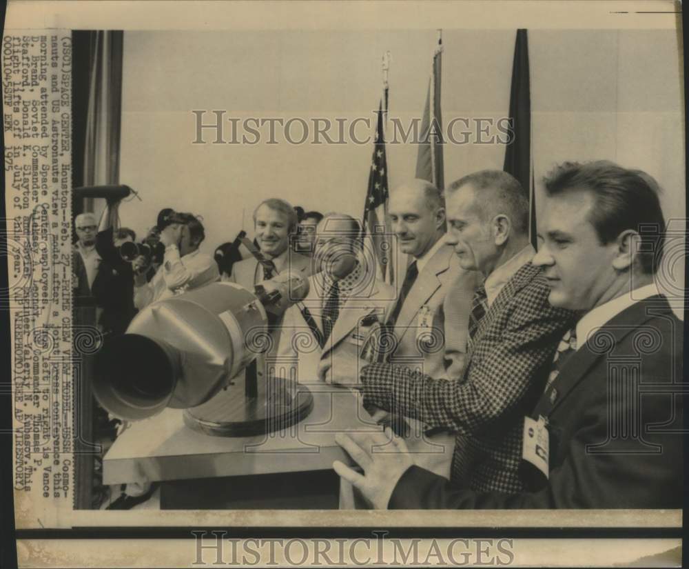 1975 USSR Cosmonauts &amp; US Astronauts joint press conference, Houston-Historic Images