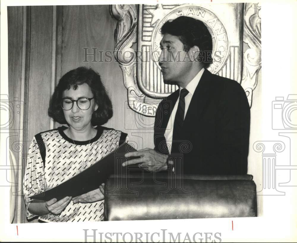 1988 Mayor Henry Cisneros honoring Janie Velasquez at City Hall-Historic Images