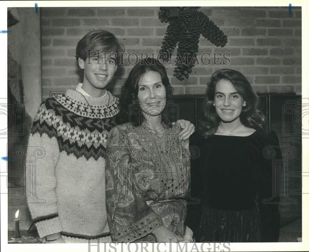 1989 Holiday Open House guests at home of Margaret Urschel, Texas-Historic Images