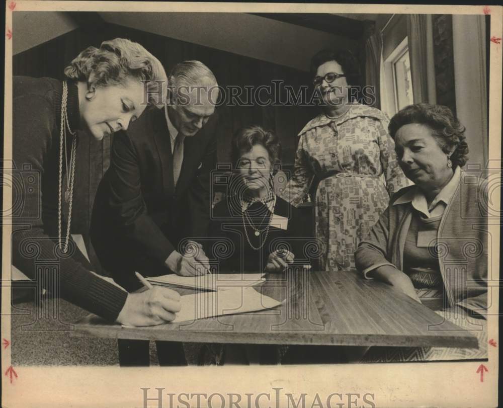 1975 Lila Cockrell and officials sign petitions-Historic Images