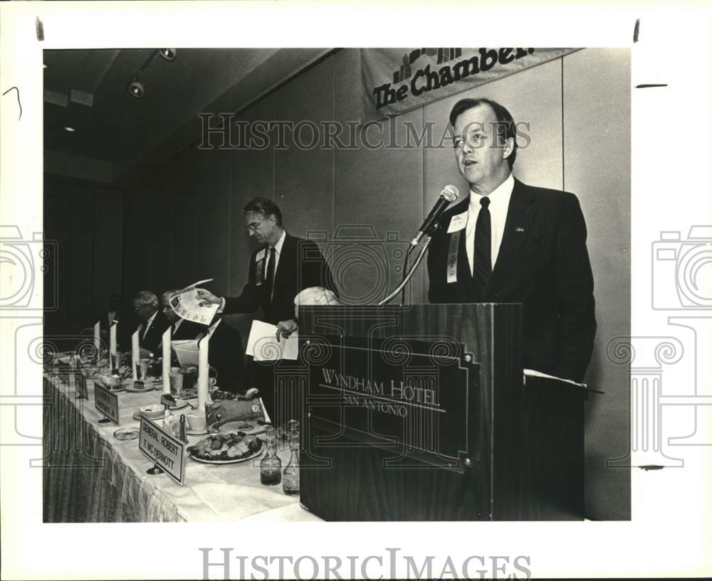 1990 Joe Krier Speaks At Economic Outlook Conference, San Antonio-Historic Images