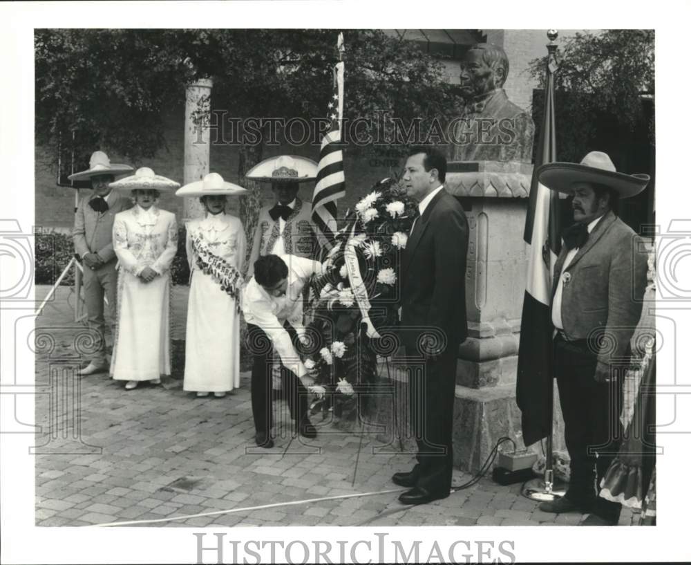 1993 Ceremony commemorating birthday of Benito Juarez, Texas-Historic Images