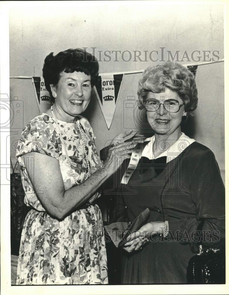 1988 Gladys Leverett and Lois Parkhouse attend library fund campaign-Historic Images