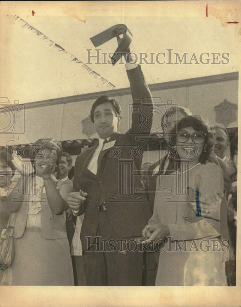 1982 Mayor Henry Cisneros waving at crowd, Texas-Historic Images