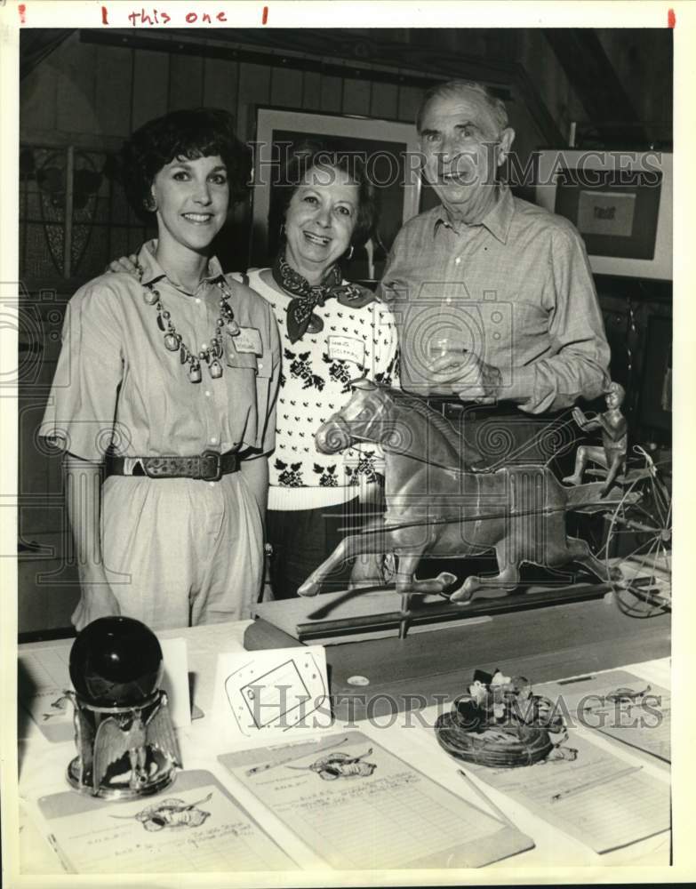 1989 Prissy Kirkwood with guests of Winston School Auction.-Historic Images