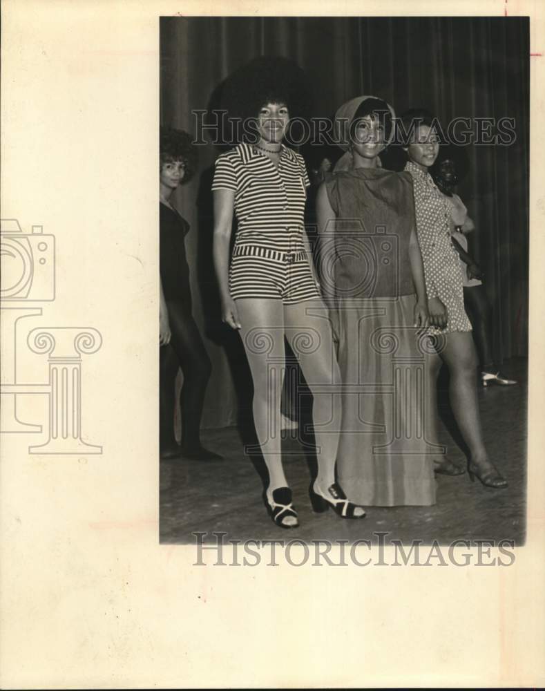 1971 Blythe King and ladies modeling fashion clothing-Historic Images