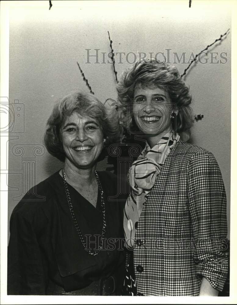 1988 Estelle Kaufman &amp; Janet Holliday at Passover Seder Dinner-Historic Images