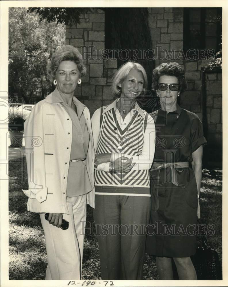 Mrs. Charles Kuper and other ladies in San Antonio-Historic Images