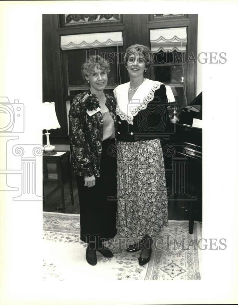 1991 Carol Hodge &amp; Kathleen Laborde- King William Association Tour-Historic Images