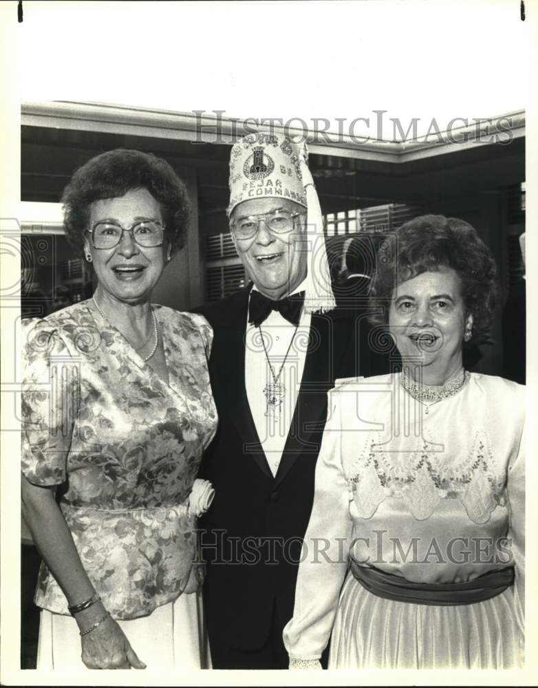1990 Jim Kostelnik with guests of Sultanas de Bejar Fiesta Dinner-Historic Images
