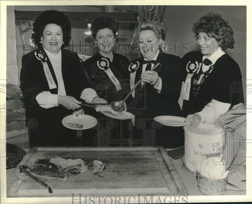 1989 Barbara Kincaid and Go Western Gala members at event-Historic Images