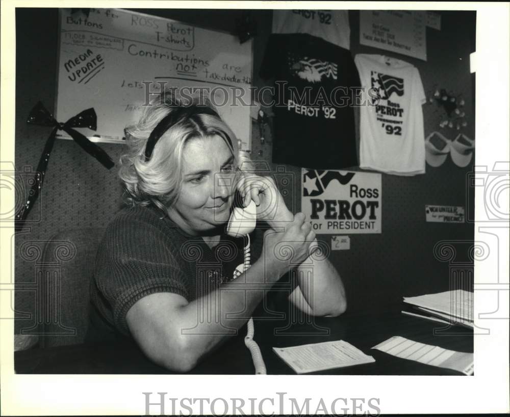 1992 Peggy Howe, Volunteer at Perot Headquarters, Texas-Historic Images