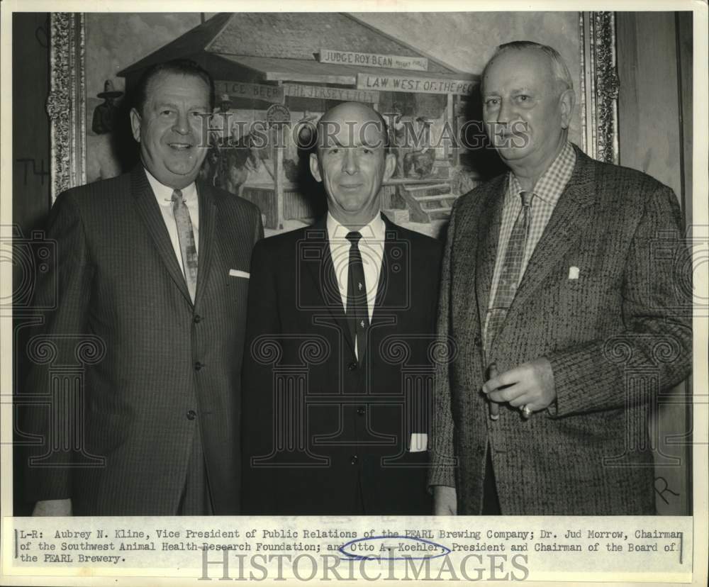 Pearl Brewery officials with Dr. Jud Morrow, Texas-Historic Images