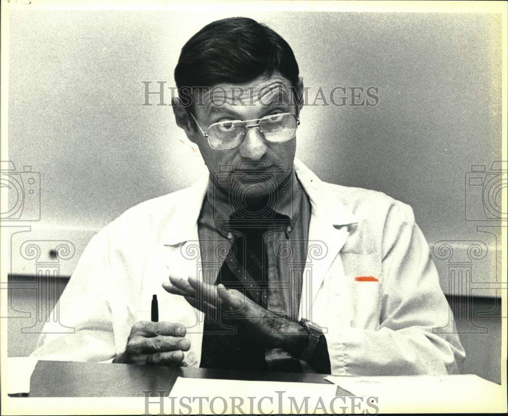 1981 Dr. William T. Kniker, UT Med School, Texas-Historic Images