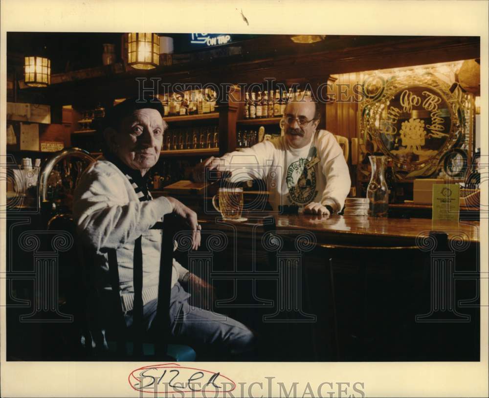 1994 Storyteller Penn Jones and bartender Don Rives at Durty Nelly&#39;s-Historic Images