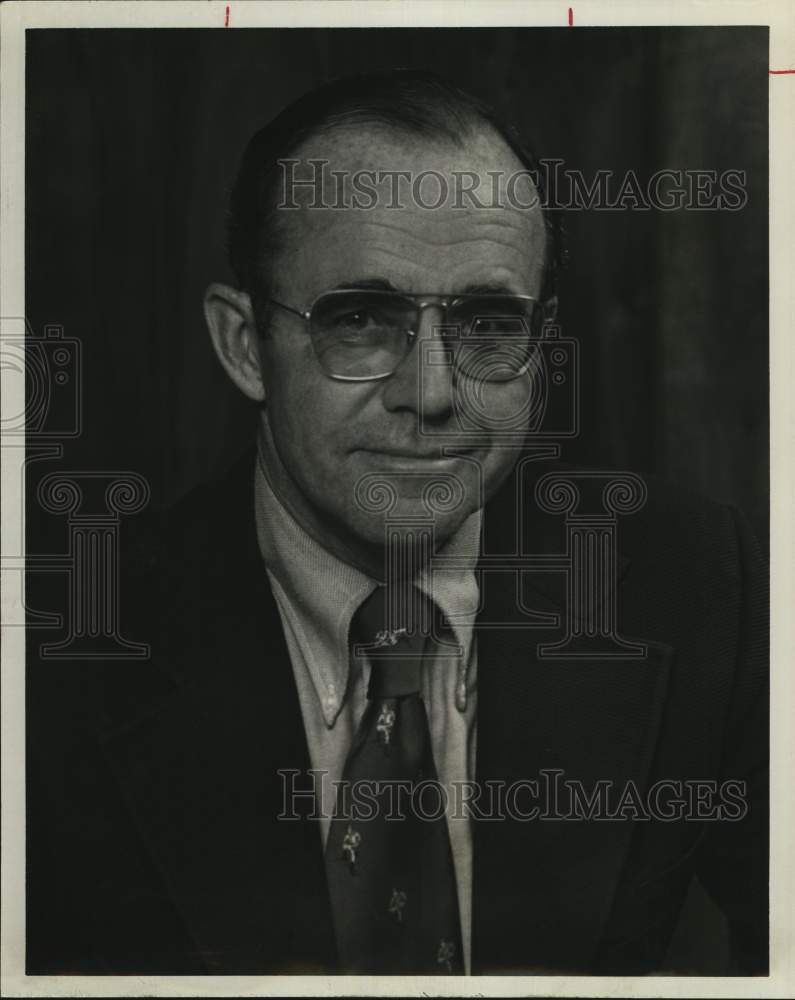 1975 Donald S. McKay, Manager, Santone Industries, Inc, San Antonio-Historic Images