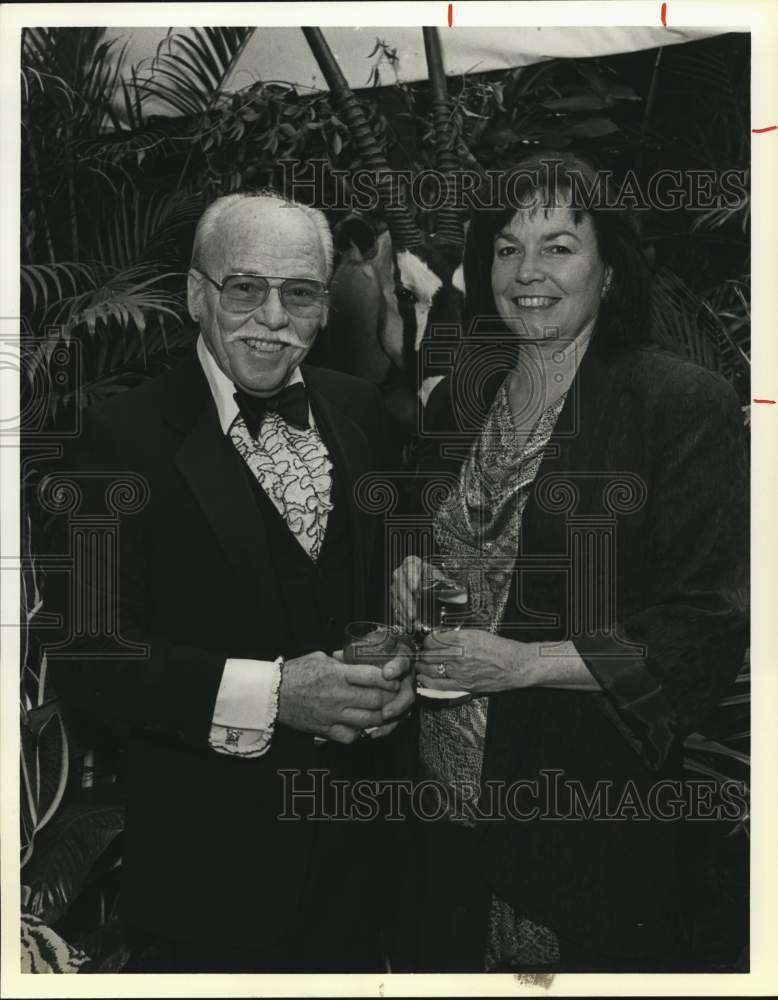 1988 Press Photo Bob and Joan Mellard attend debutante Cecelia Johnson&#39;s gala- Historic Images