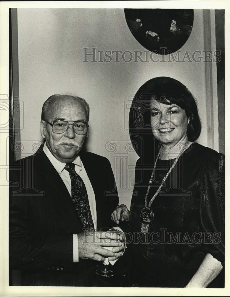 1988 Bob and Joan Mellard attend San Antonio Foundation reception-Historic Images