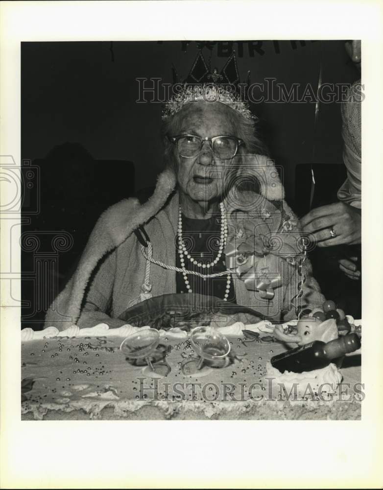 1985 Lena Medlin celebrates 106th birthday.-Historic Images