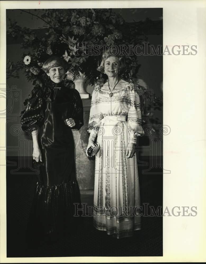 1983 Barbara McGaughy and Taffy English pose at the Hyatt-Historic Images