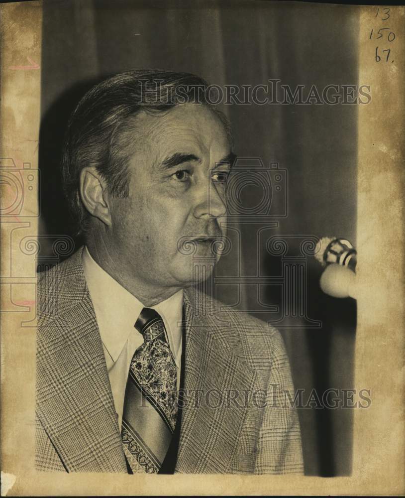 1979 Dr. Robert M. Inglis, superintendent of SASH attends MHA forum.-Historic Images