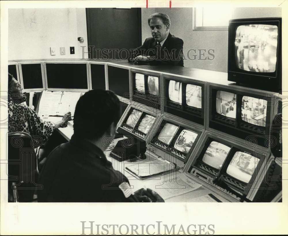 1986 Michael Kutchiz, Airport Director-Historic Images