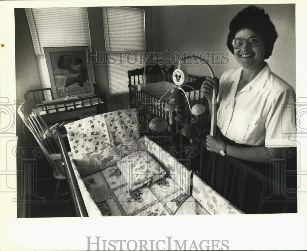 1990 Sister Barbara Hyzak in Providence Home&#39;s AIDS nursery.-Historic Images