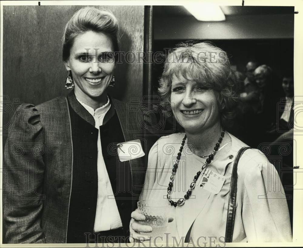 1985 Laura Labatt &amp; Pam Paterson, Women&#39;s Center North, San Antonio-Historic Images