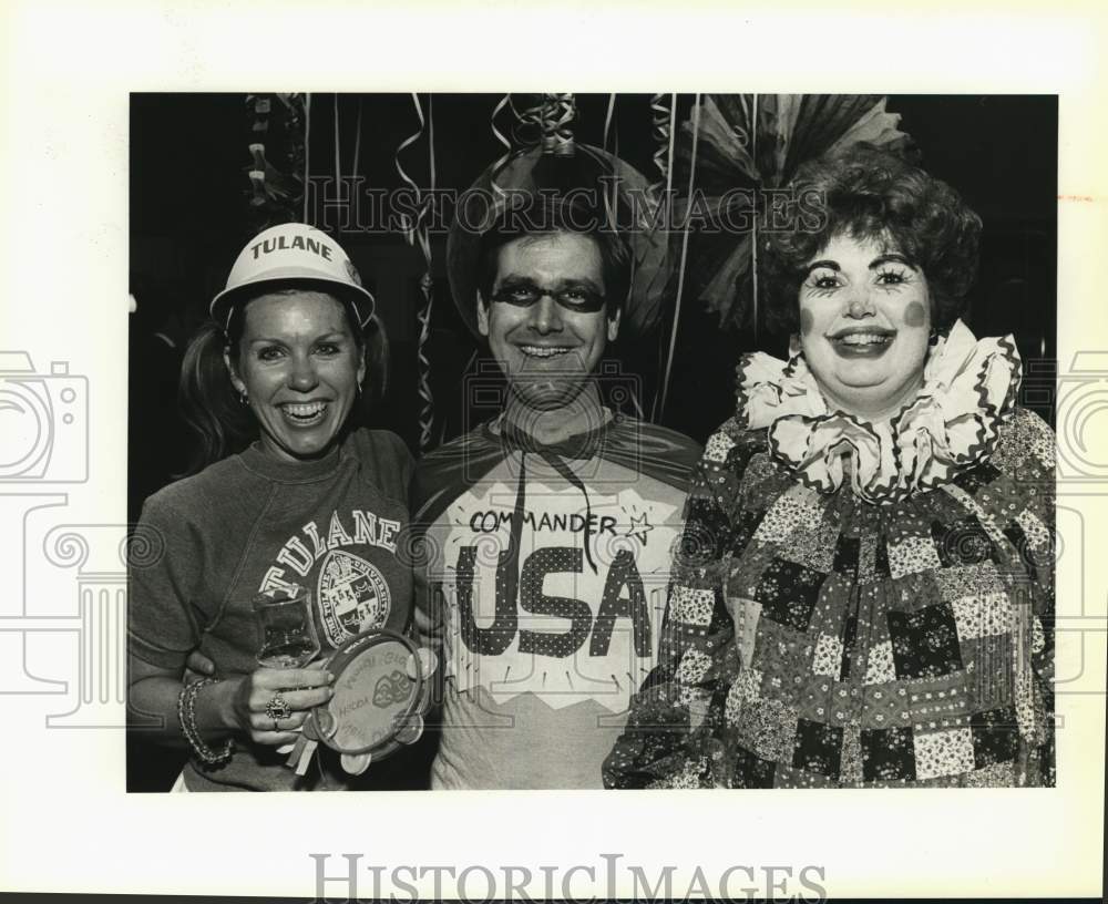 1987 Press Photo Krewe of Tulania Mardi Gras Party at Mehren House - saa45474- Historic Images
