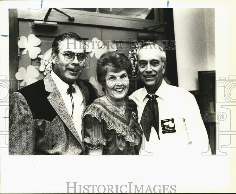 1991 Press Photo Bill Wright, Betty & John Mettke at Herman Sons Square Dance - Historic Images