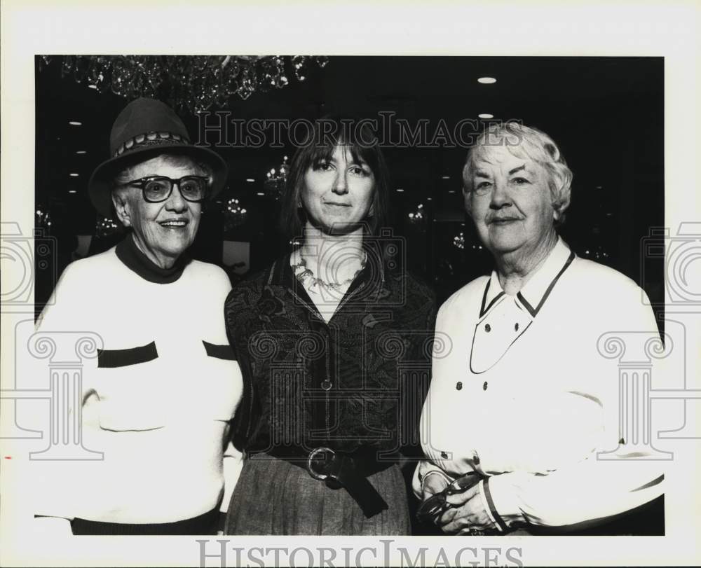 1991 National Society of Arts &amp; Letters meet in Oak Hills Club-Historic Images