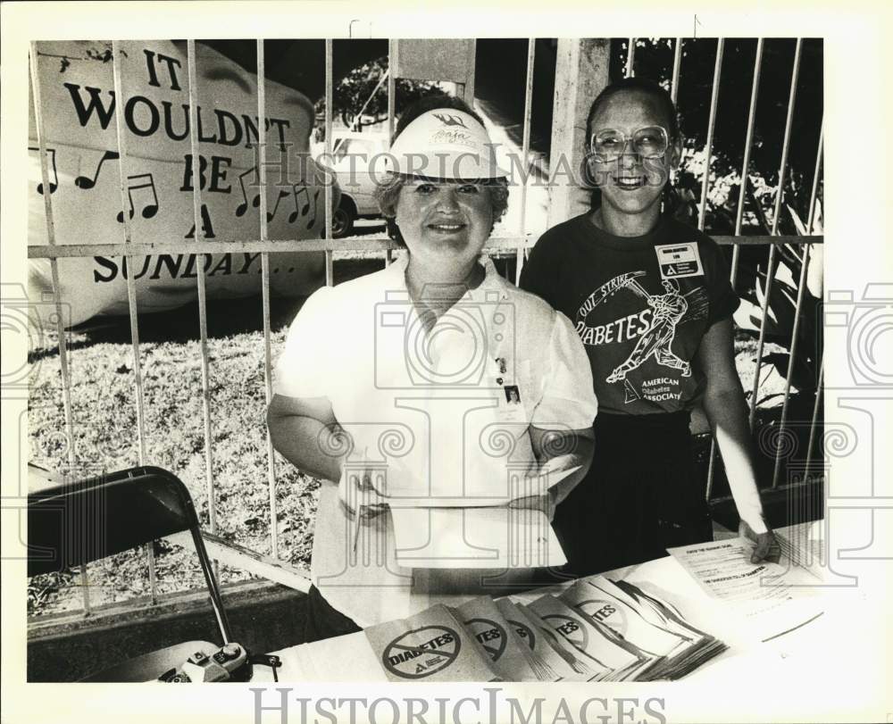 1988 Diabetes Beach Towel Night participants, Texas-Historic Images