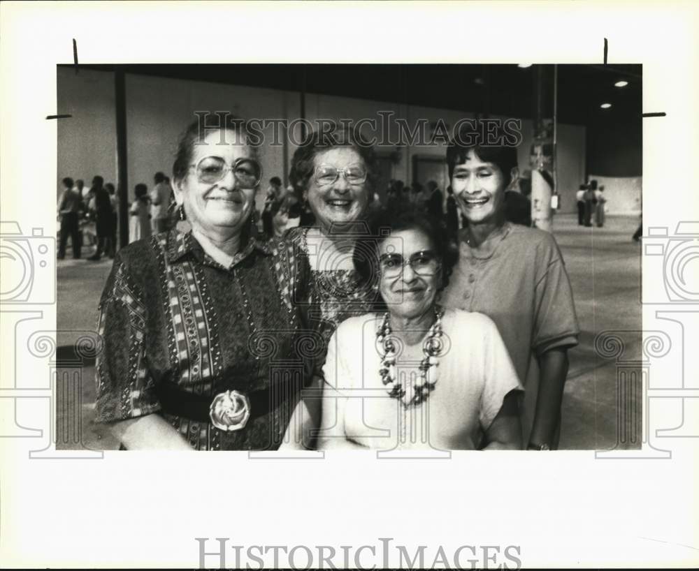 1991 Food Bank Grand Opening participants, Texas-Historic Images