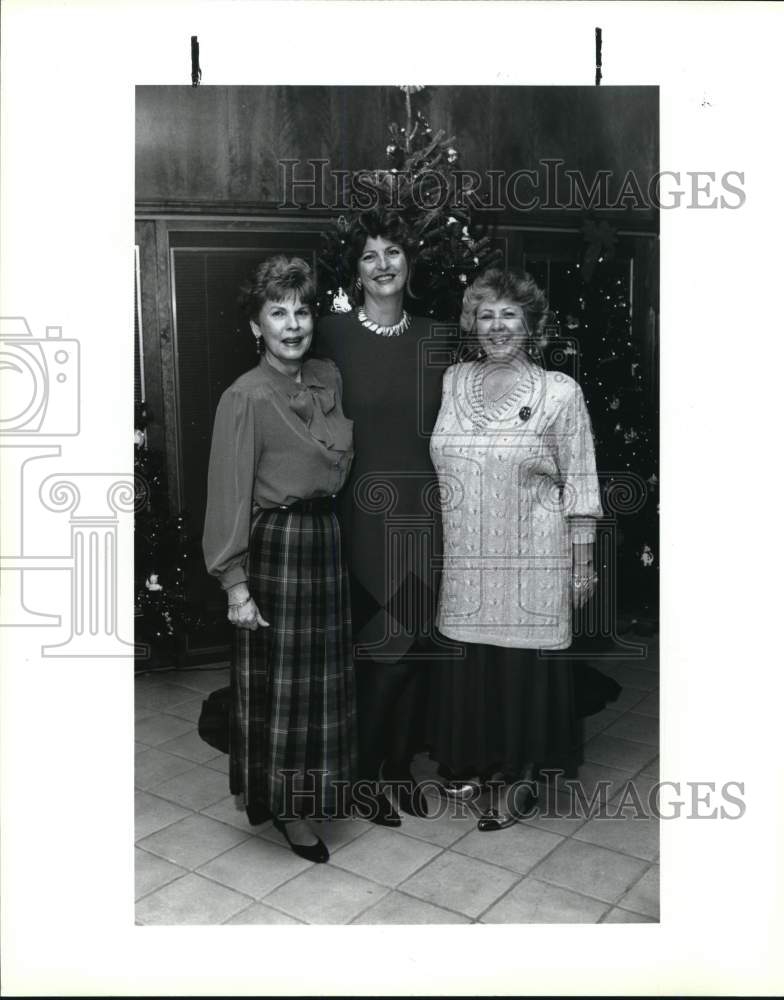 1992 Annual Christmas Sherry party hosted by Sultanas De Bejar-Historic Images