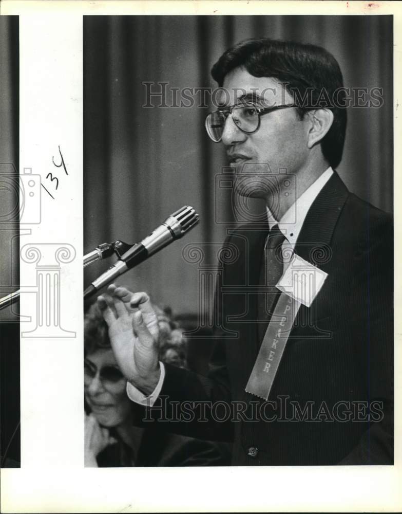 1985 Walter Martinez speaking at Sexually Abused Children Workshop-Historic Images